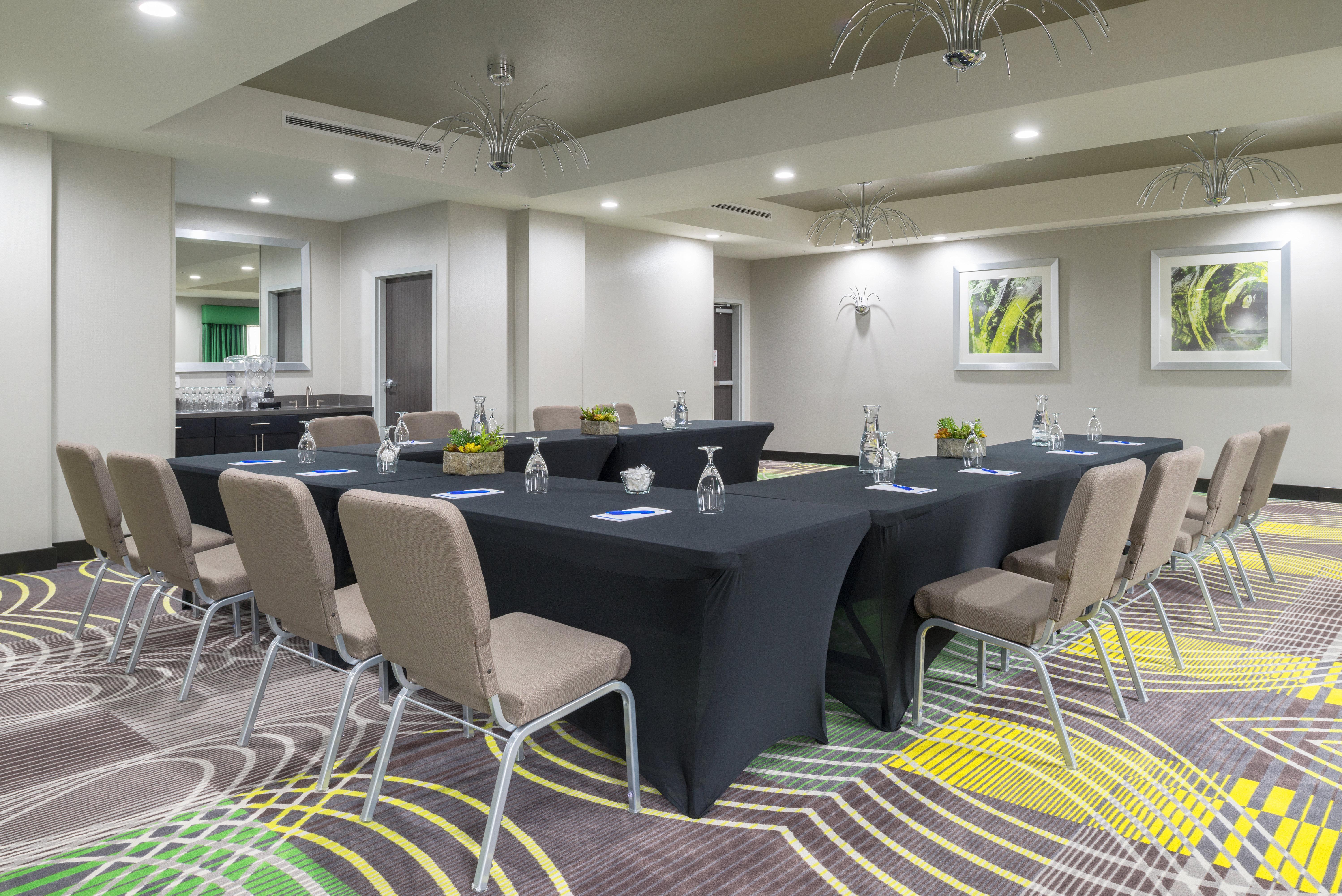 Holiday Inn Express And Suites Norman By Ihg Exterior foto